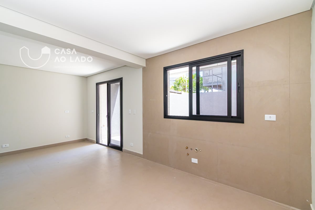 Sobrado 251m² com 3 quartos no Hauer - Curitiba/PR