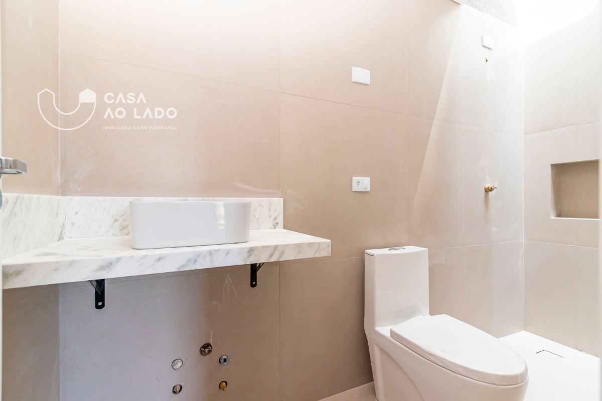 Sobrado 251m² com 3 quartos no Hauer - Curitiba/PR