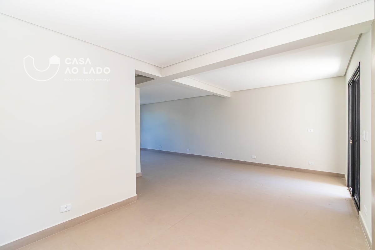 Sobrado 251m² com 3 quartos no Hauer - Curitiba/PR