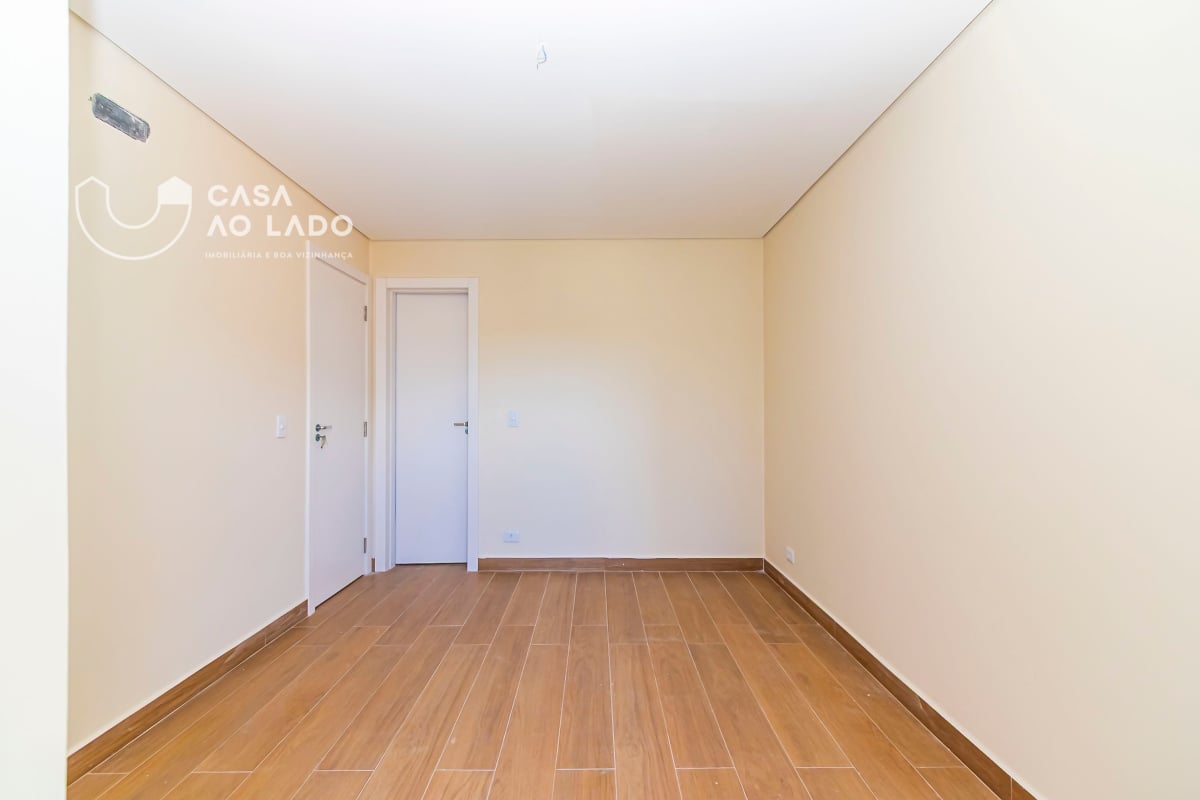 Sobrado 251m² com 3 quartos no Hauer - Curitiba/PR