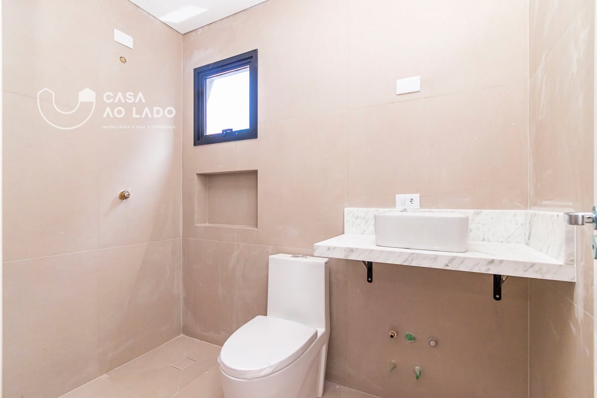 Sobrado 251m² com 3 quartos no Hauer - Curitiba/PR