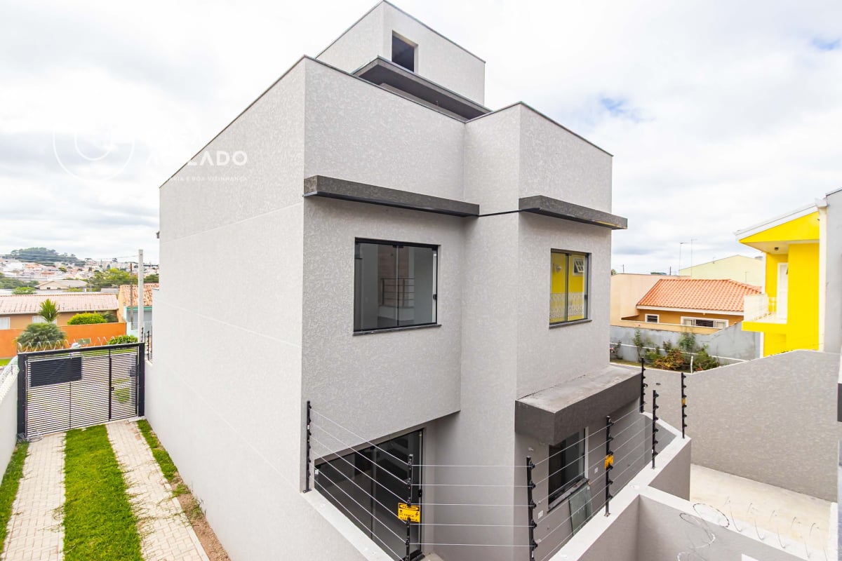Sobrado 132m² com 3 quartos no Pinheirinho - Curitiba/PR
