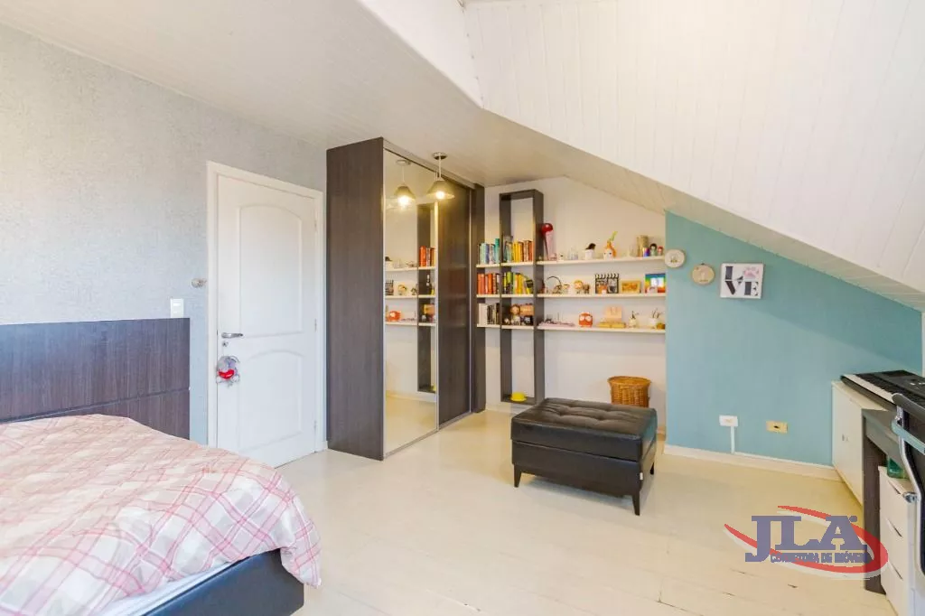 Sobrado com 4 dormitórios à venda, 300 m² por R$ 1.050.000,00 - Pilarzinho - Curitiba/PR