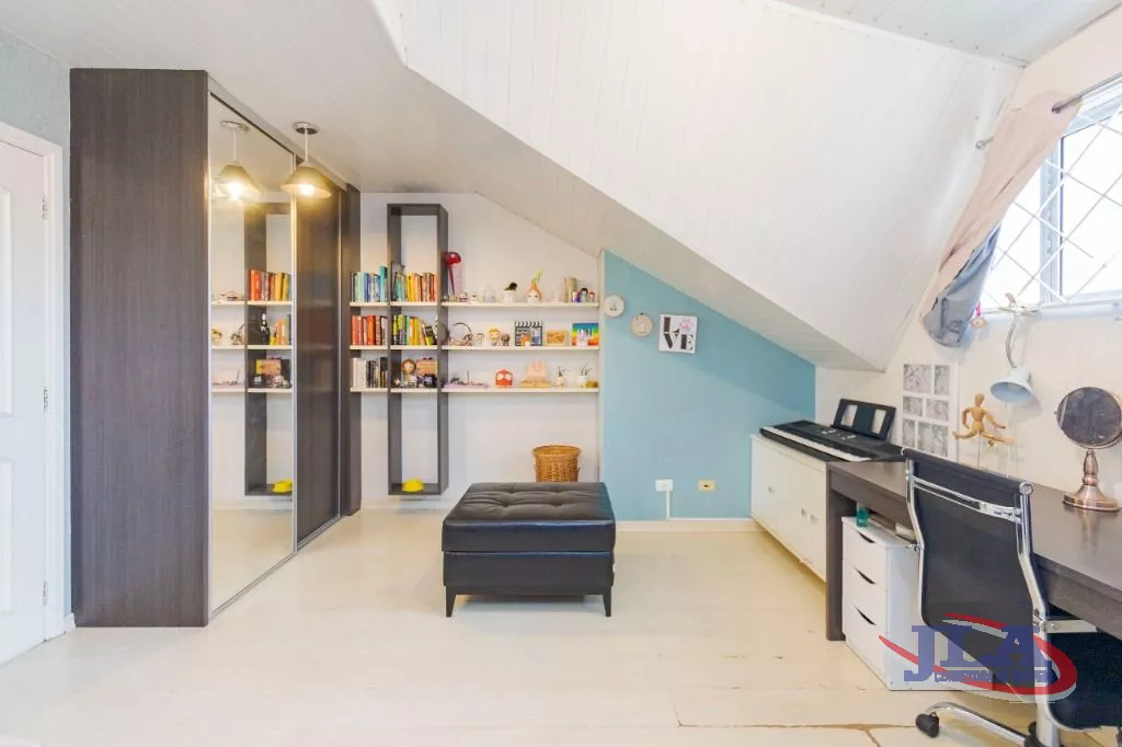 Sobrado com 4 dormitórios à venda, 300 m² por R$ 1.050.000,00 - Pilarzinho - Curitiba/PR