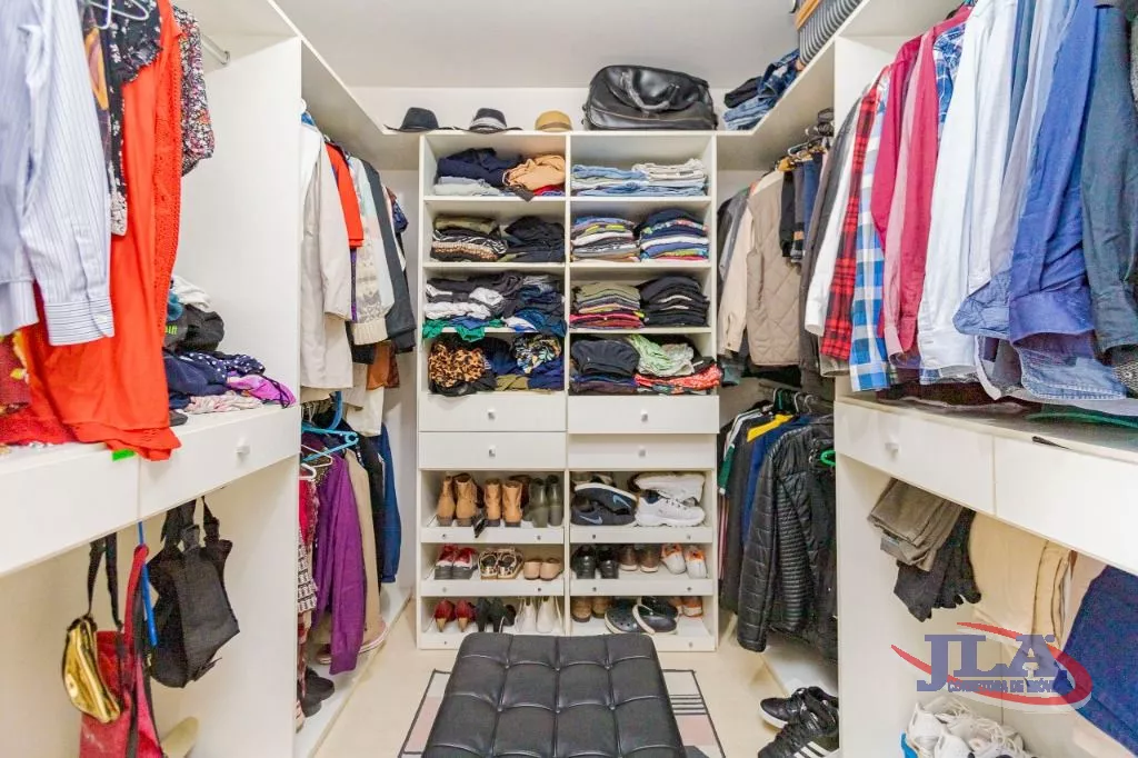 Sobrado com 4 dormitórios à venda, 300 m² por R$ 1.050.000,00 - Pilarzinho - Curitiba/PR
