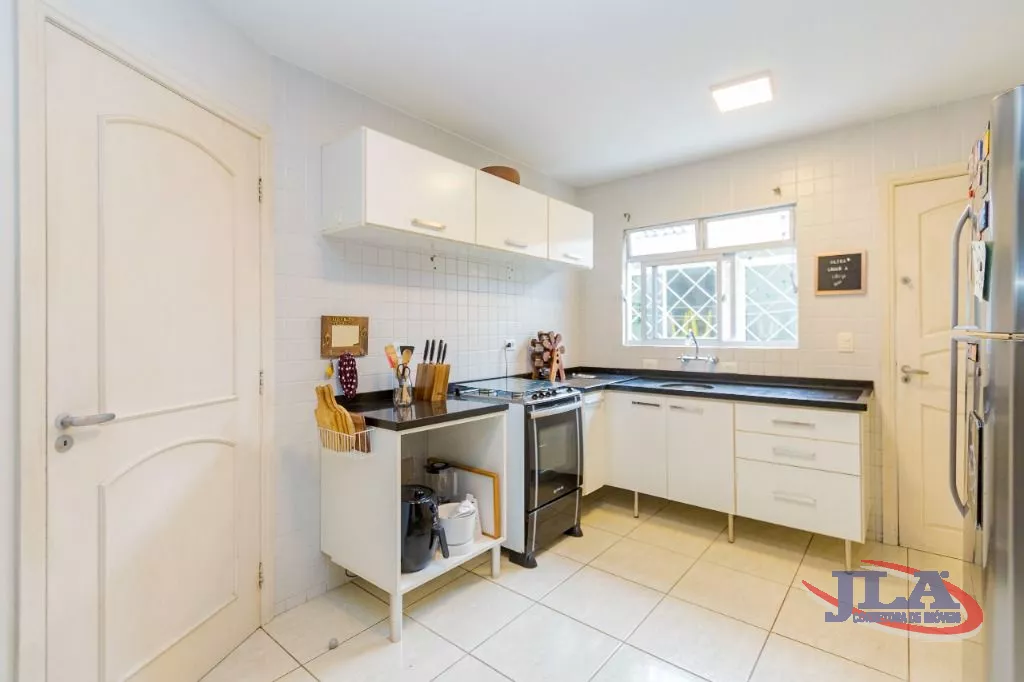 Sobrado com 4 dormitórios à venda, 300 m² por R$ 1.050.000,00 - Pilarzinho - Curitiba/PR