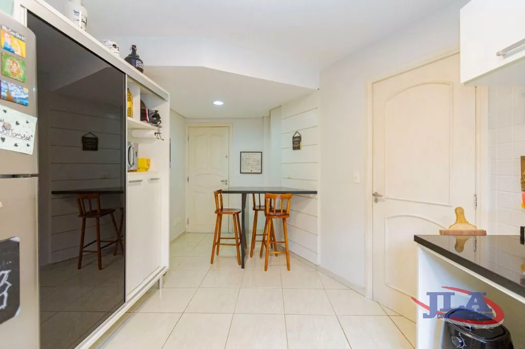 Sobrado com 4 dormitórios à venda, 300 m² por R$ 1.050.000,00 - Pilarzinho - Curitiba/PR