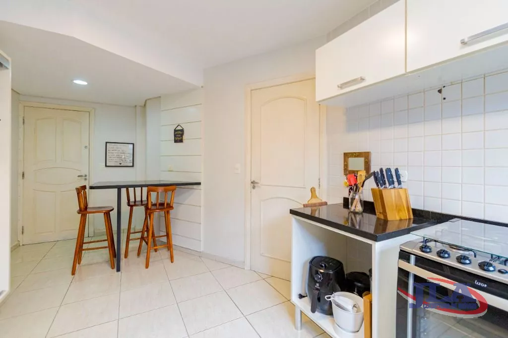 Sobrado com 4 dormitórios à venda, 300 m² por R$ 1.050.000,00 - Pilarzinho - Curitiba/PR