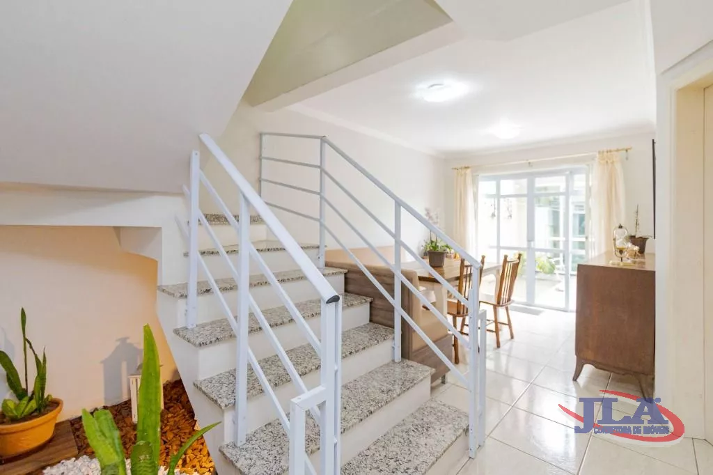 Sobrado com 4 dormitórios à venda, 300 m² por R$ 1.050.000,00 - Pilarzinho - Curitiba/PR