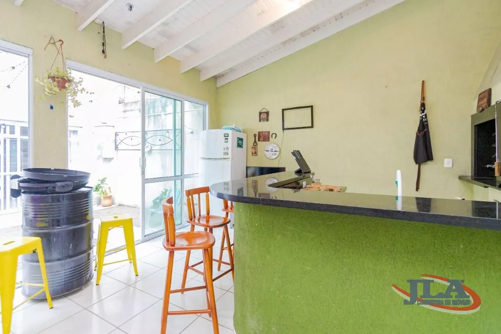 Sobrado com 4 dormitórios à venda, 300 m² por R$ 1.050.000,00 - Pilarzinho - Curitiba/PR