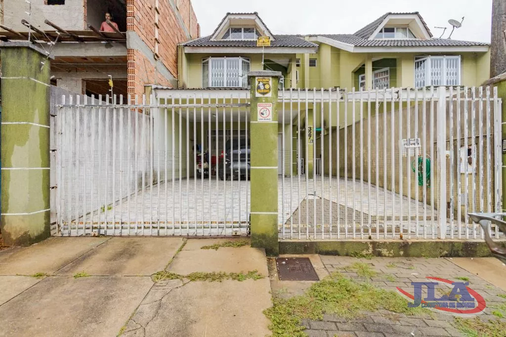 Sobrado com 4 dormitórios à venda, 300 m² por R$ 1.050.000,00 - Pilarzinho - Curitiba/PR