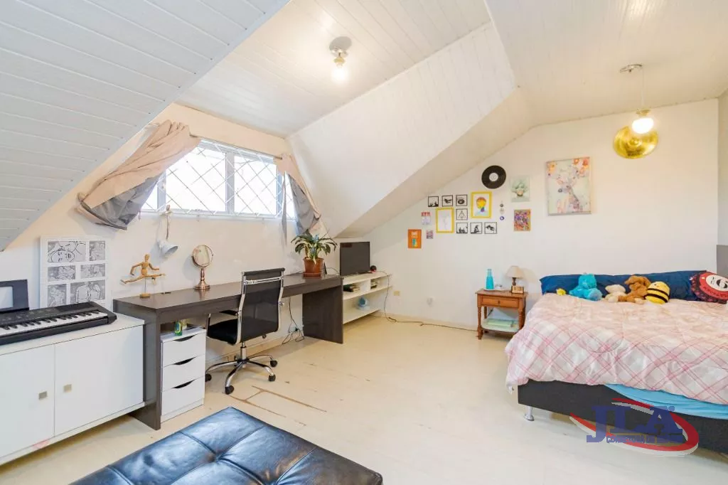 Sobrado com 4 dormitórios à venda, 300 m² por R$ 1.050.000,00 - Pilarzinho - Curitiba/PR