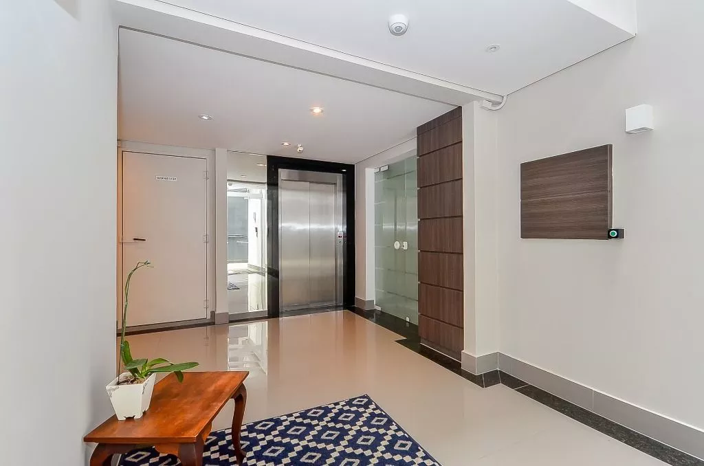 Apartamento com 1dormitório para vender com 33,41m² no Ed. Sessimbra, bairro Portão