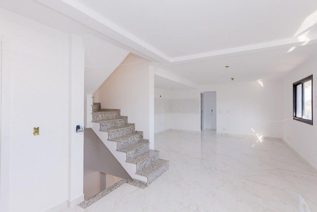 Sobrado Triplex Abranches