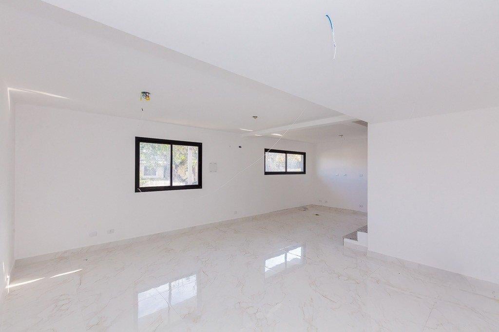 Sobrado Triplex Abranches