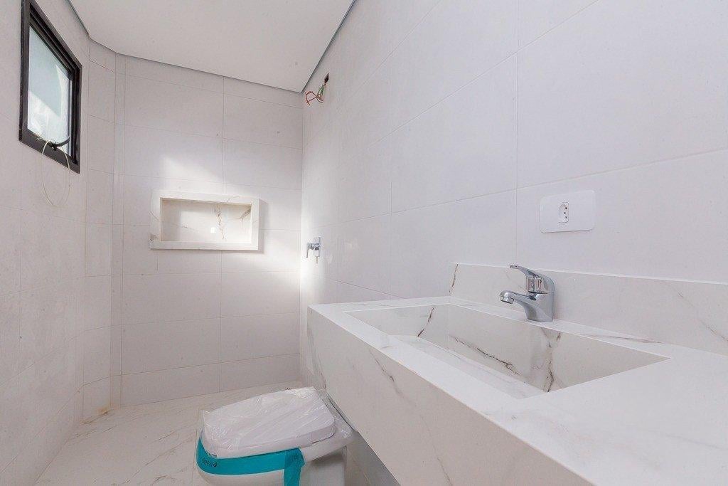 Sobrado Triplex Abranches