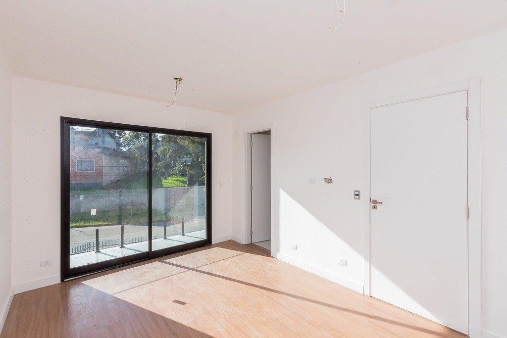Sobrado Triplex Abranches