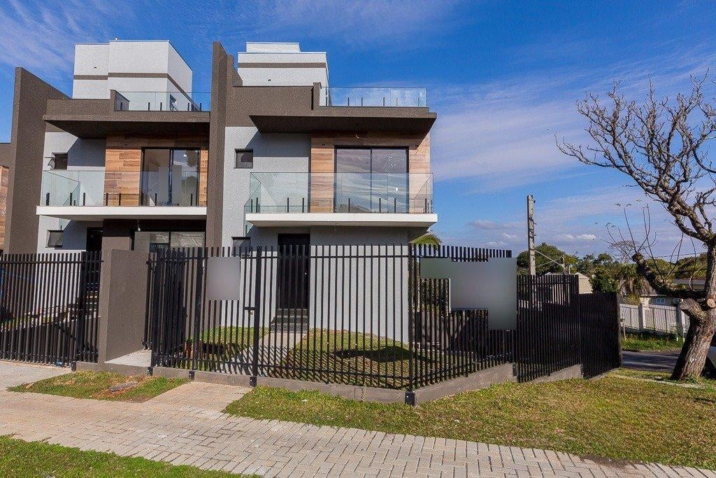Sobrado Triplex Abranches