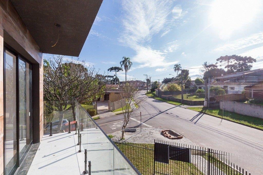 Sobrado Triplex Abranches