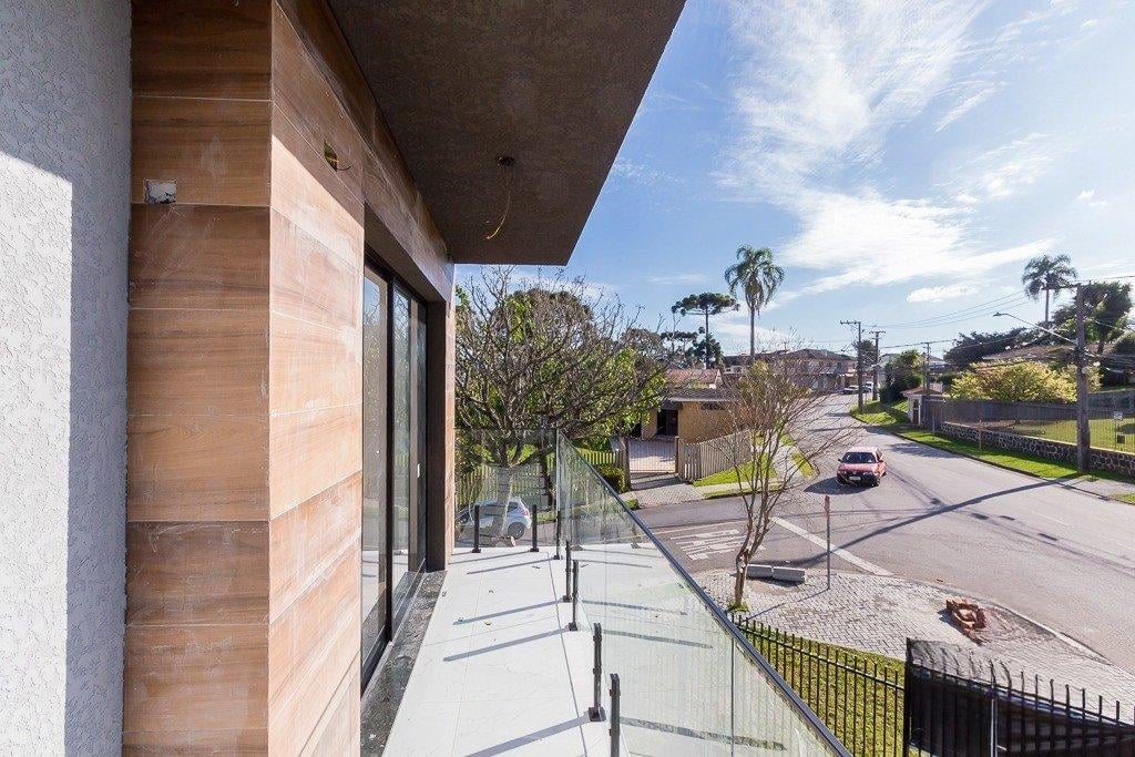 Sobrado Triplex Abranches