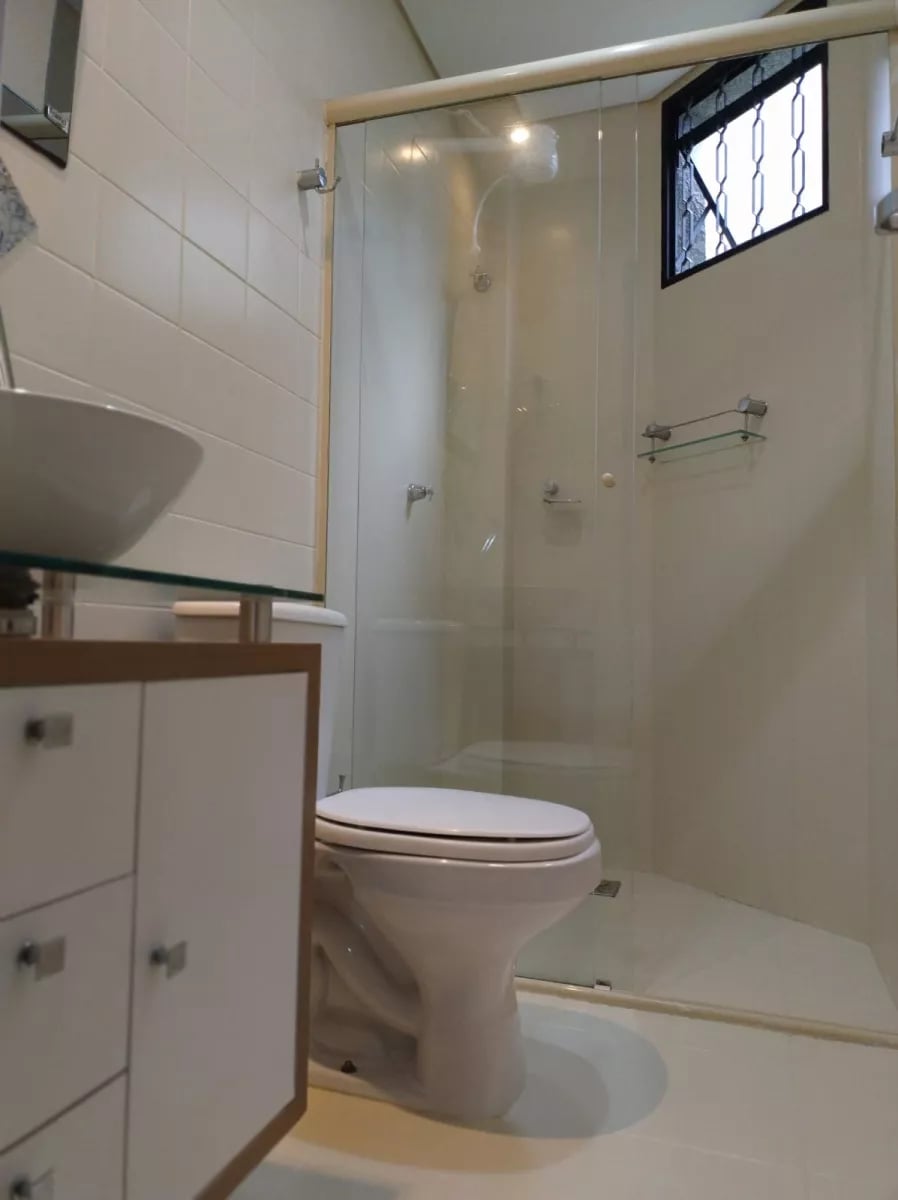 Apartamento 3 quartos com suíte e sacada no Guabirotuba, Curitiba