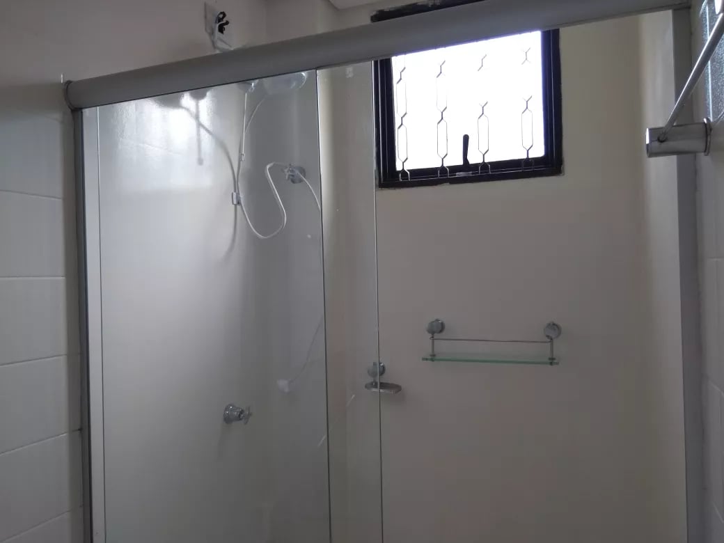 Apartamento 3 quartos com suíte e sacada no Guabirotuba, Curitiba