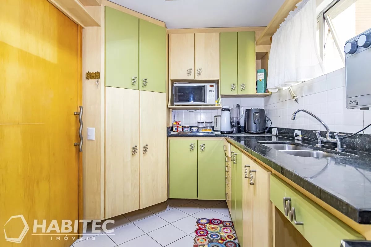 Apartamento com 3 quartos no Champagnat - Ed Champagnat Golden - HT2244