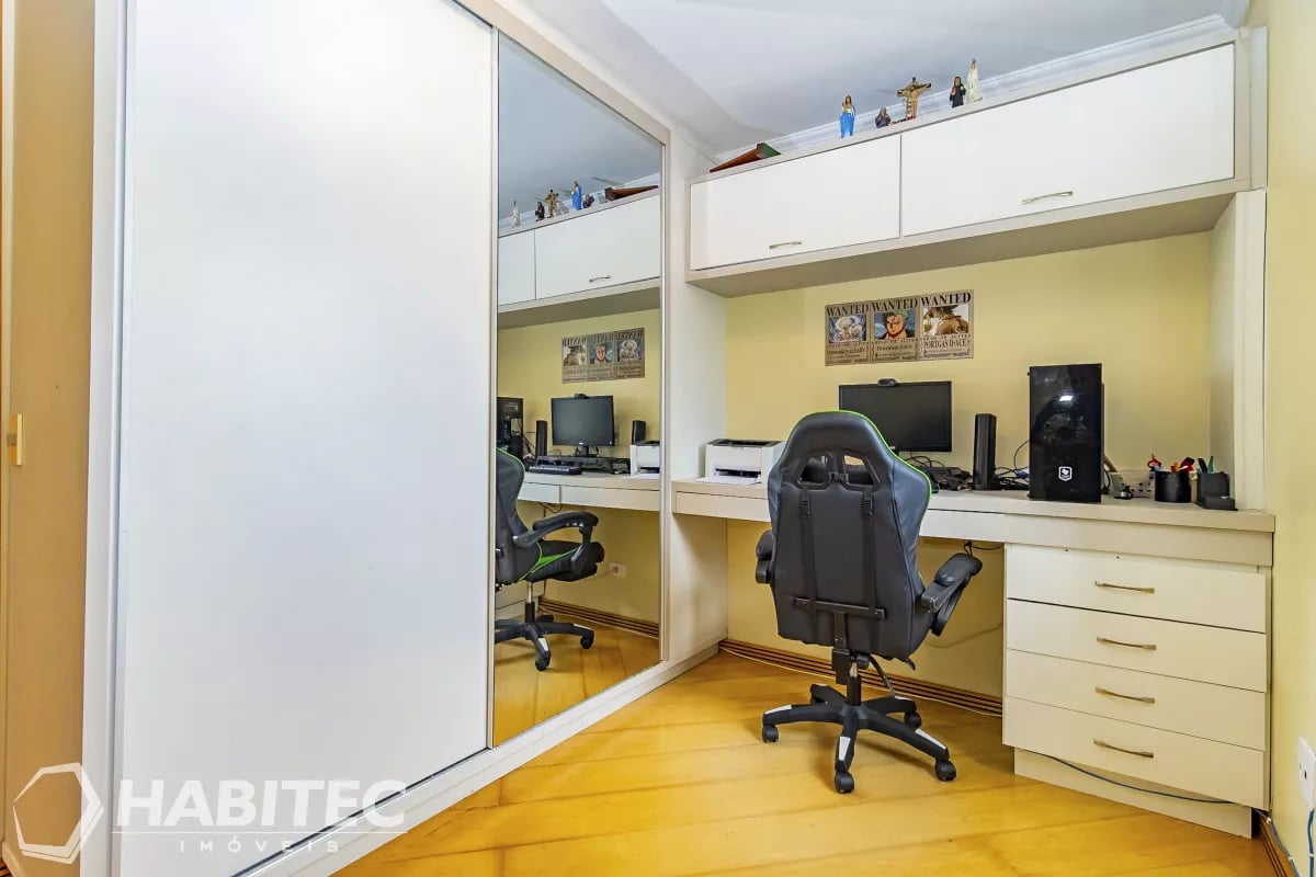 Apartamento com 3 quartos no Champagnat - Ed Champagnat Golden - HT2244