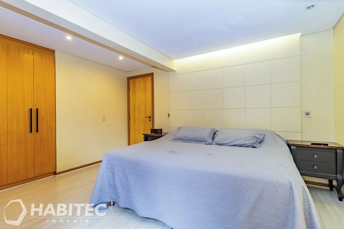 Apartamento com 3 quartos no Champagnat - Ed Champagnat Golden - HT2244