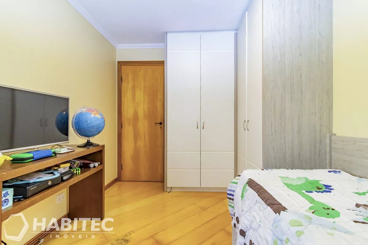 Apartamento com 3 quartos no Champagnat - Ed Champagnat Golden - HT2244