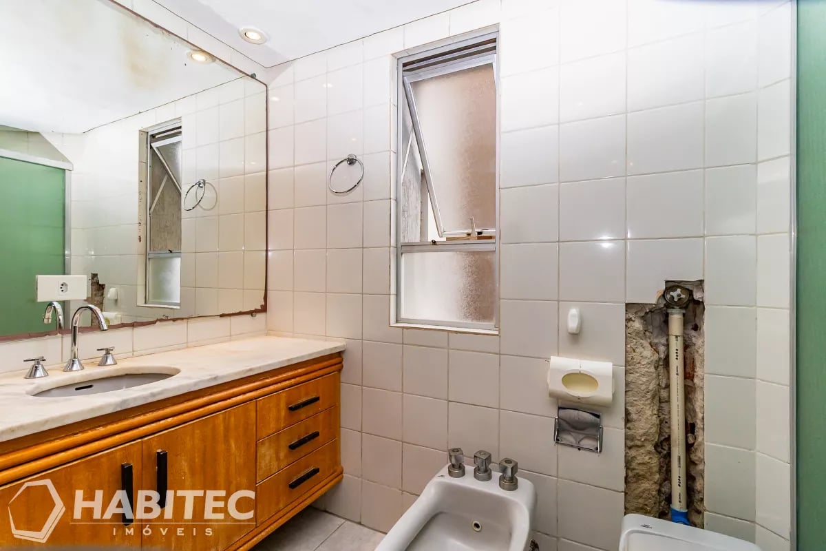 Apartamento com 3 quartos no Champagnat - Ed Champagnat Golden - HT2244