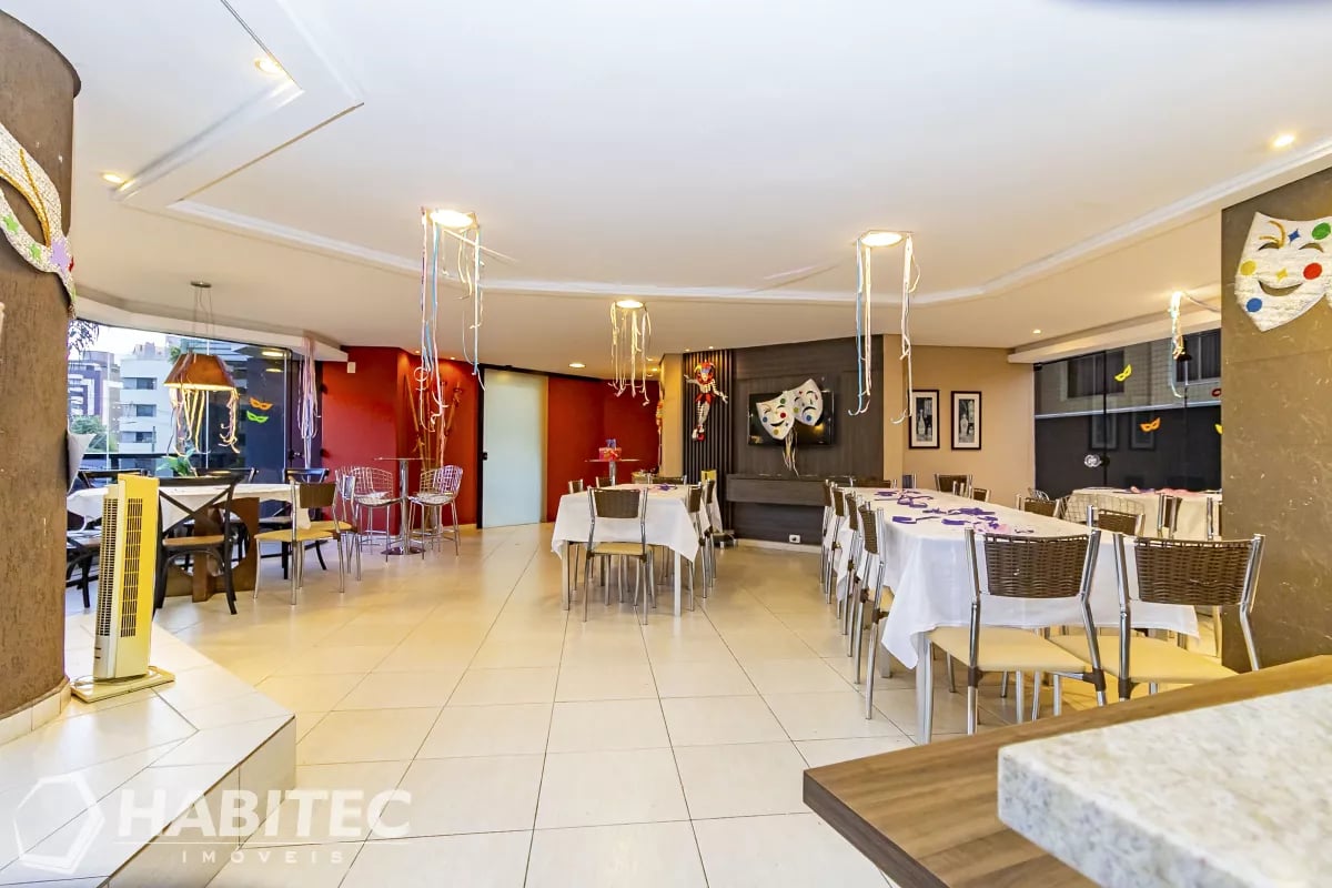 Apartamento com 3 quartos no Champagnat - Ed Champagnat Golden - HT2244