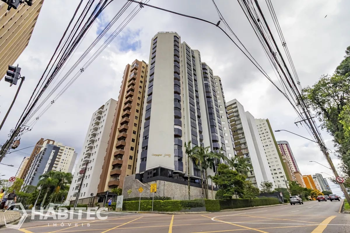 Apartamento com 3 quartos no Champagnat - Ed Champagnat Golden - HT2244