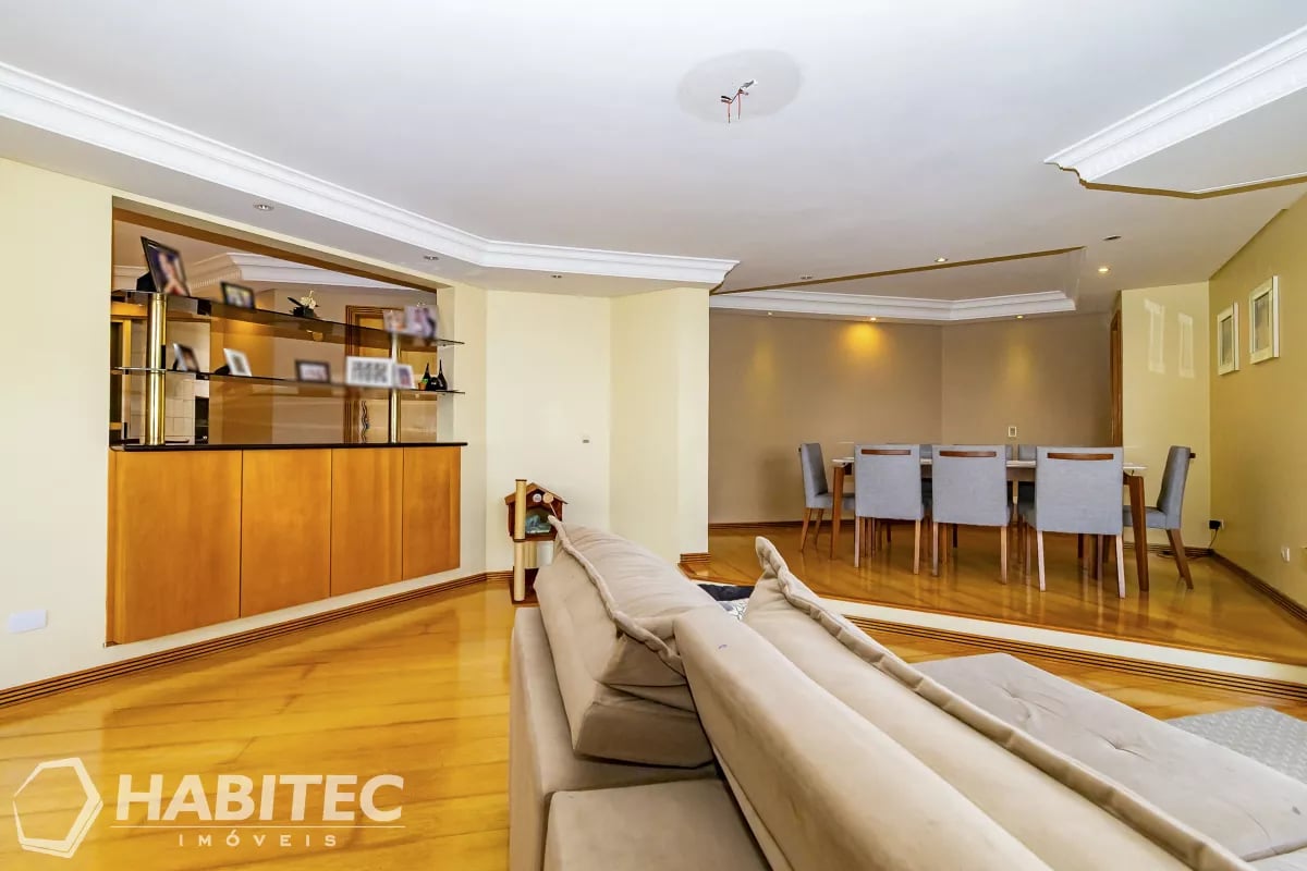 Apartamento com 3 quartos no Champagnat - Ed Champagnat Golden - HT2244