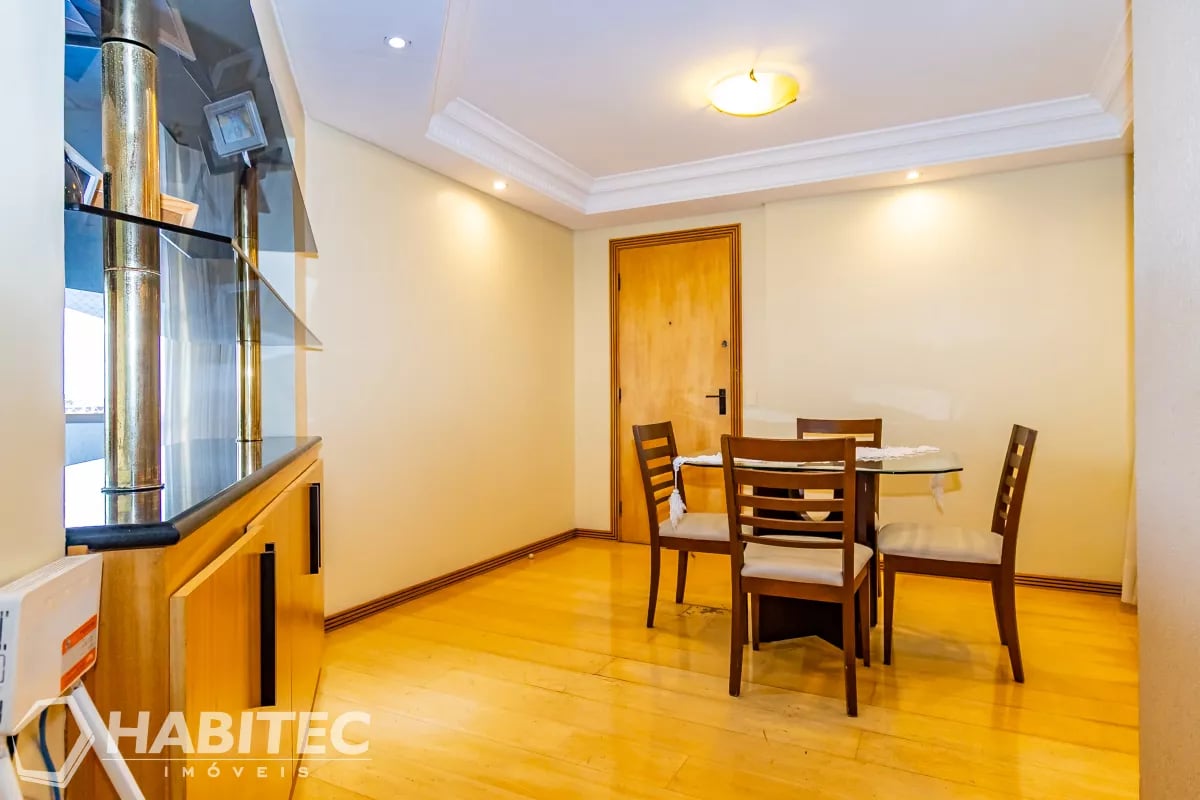 Apartamento com 3 quartos no Champagnat - Ed Champagnat Golden - HT2244