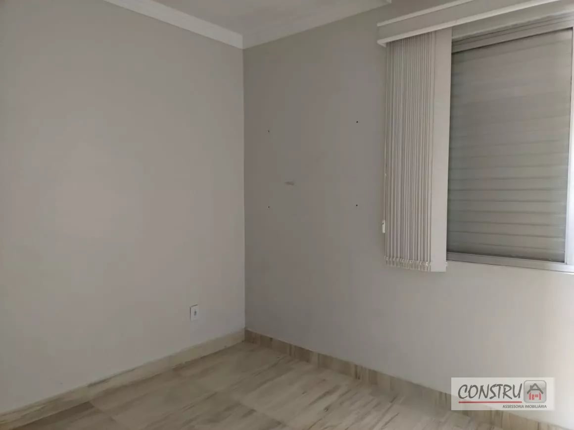 Excelente apto amplo no coração da Agua Verde