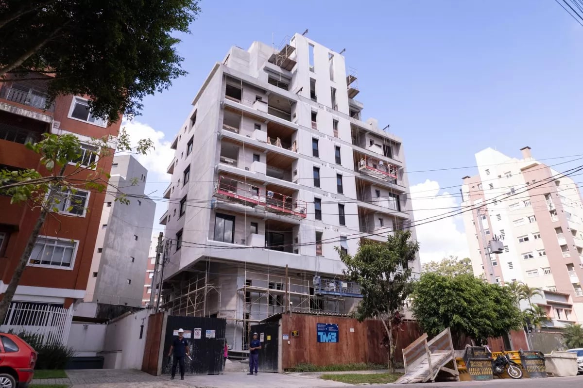 Apartamento 3 suítes e 2 vagas de garagem no bairro Juvevê