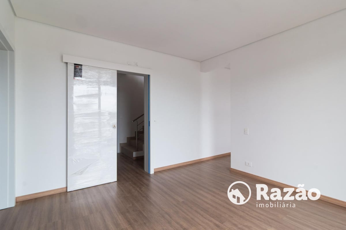 SOBRADO COM 3 SUÍTES - ÁREA TOTAL 184,90m² - SANTA FELICIDADE - REF 5996