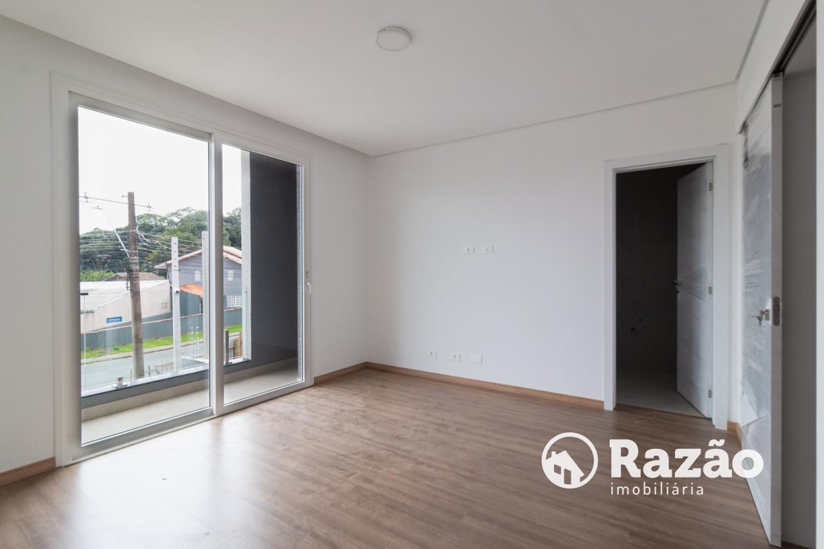 SOBRADO COM 3 SUÍTES - ÁREA TOTAL 184,90m² - SANTA FELICIDADE - REF 5996