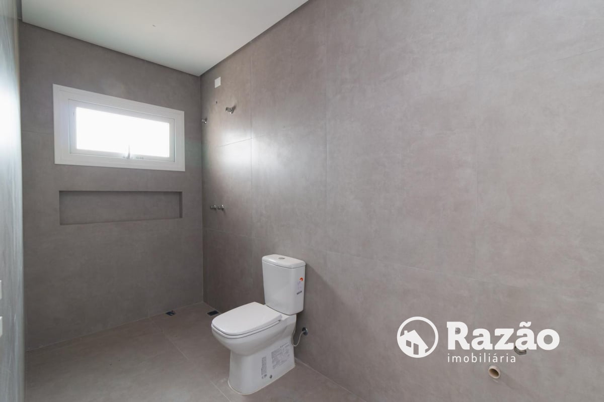 SOBRADO COM 3 SUÍTES - ÁREA TOTAL 184,90m² - SANTA FELICIDADE - REF 5996