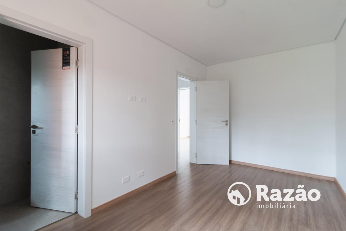 SOBRADO COM 3 SUÍTES - ÁREA TOTAL 184,90m² - SANTA FELICIDADE - REF 5996