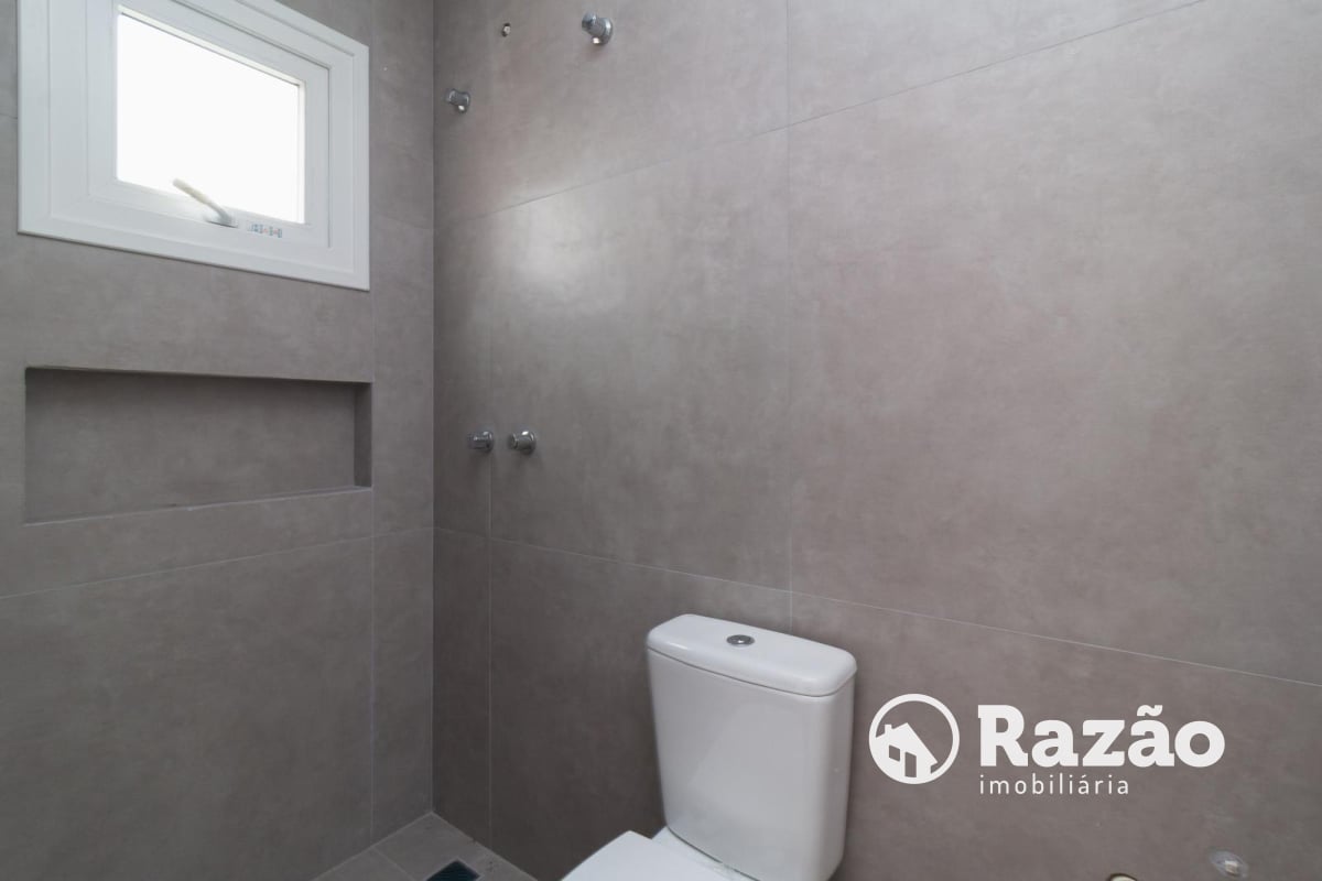SOBRADO COM 3 SUÍTES - ÁREA TOTAL 184,90m² - SANTA FELICIDADE - REF 5996