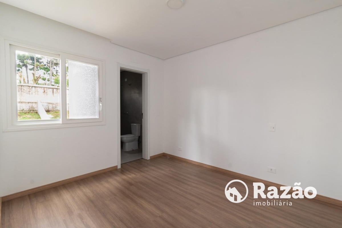 SOBRADO COM 3 SUÍTES - ÁREA TOTAL 184,90m² - SANTA FELICIDADE - REF 5996