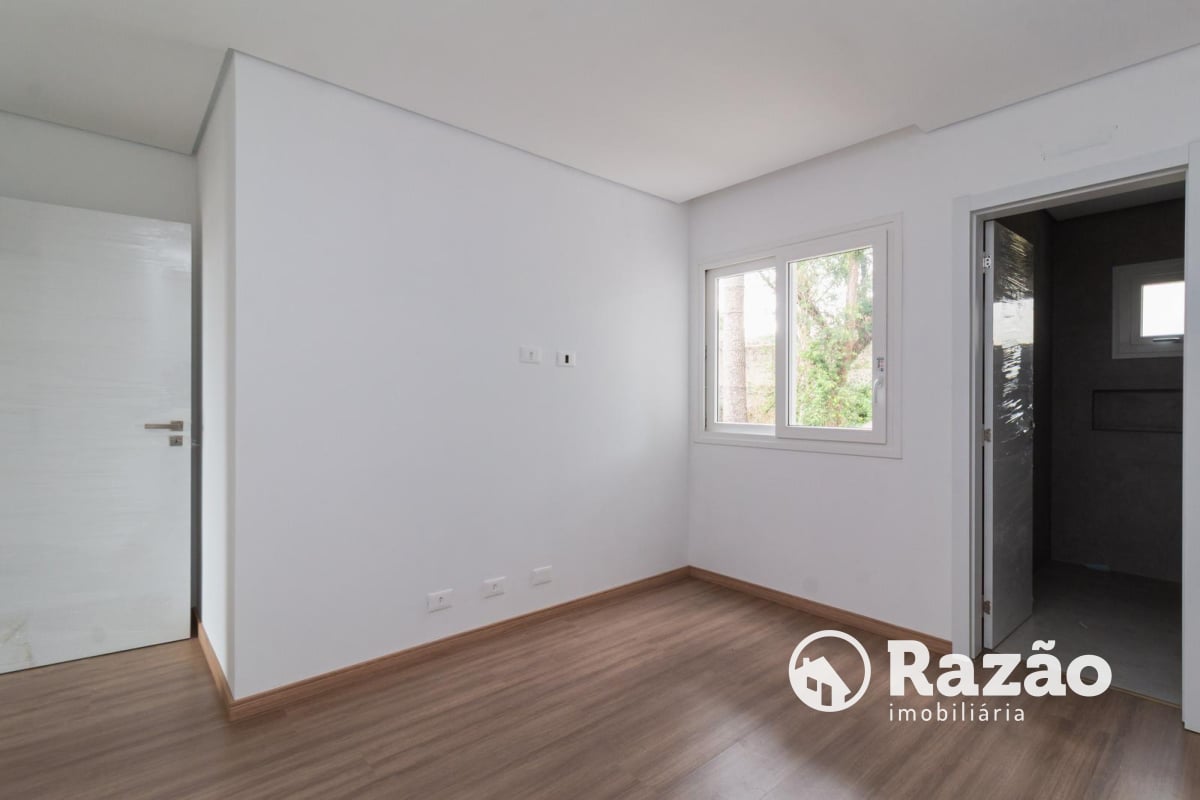 SOBRADO COM 3 SUÍTES - ÁREA TOTAL 184,90m² - SANTA FELICIDADE - REF 5996