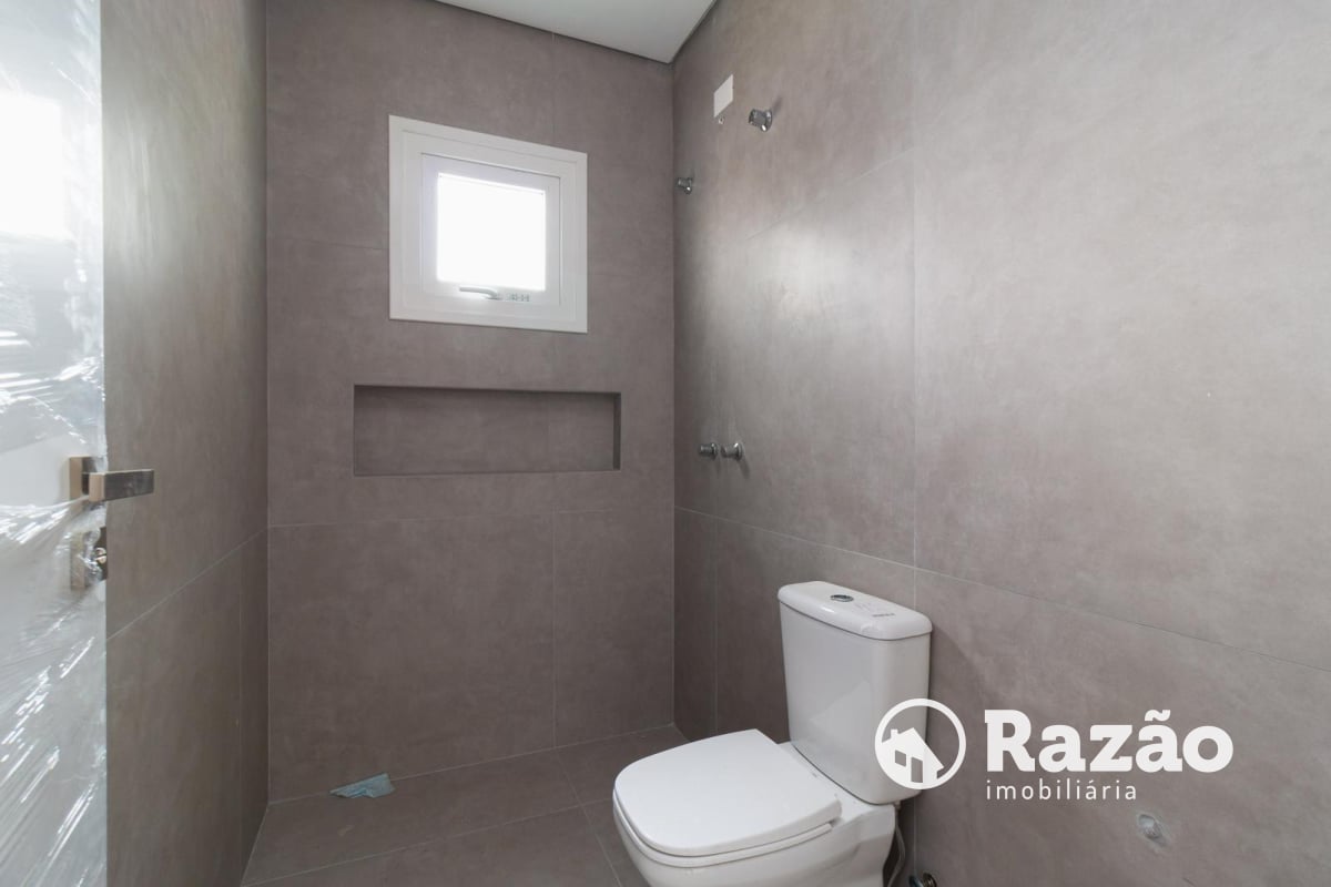 SOBRADO COM 3 SUÍTES - ÁREA TOTAL 184,90m² - SANTA FELICIDADE - REF 5996