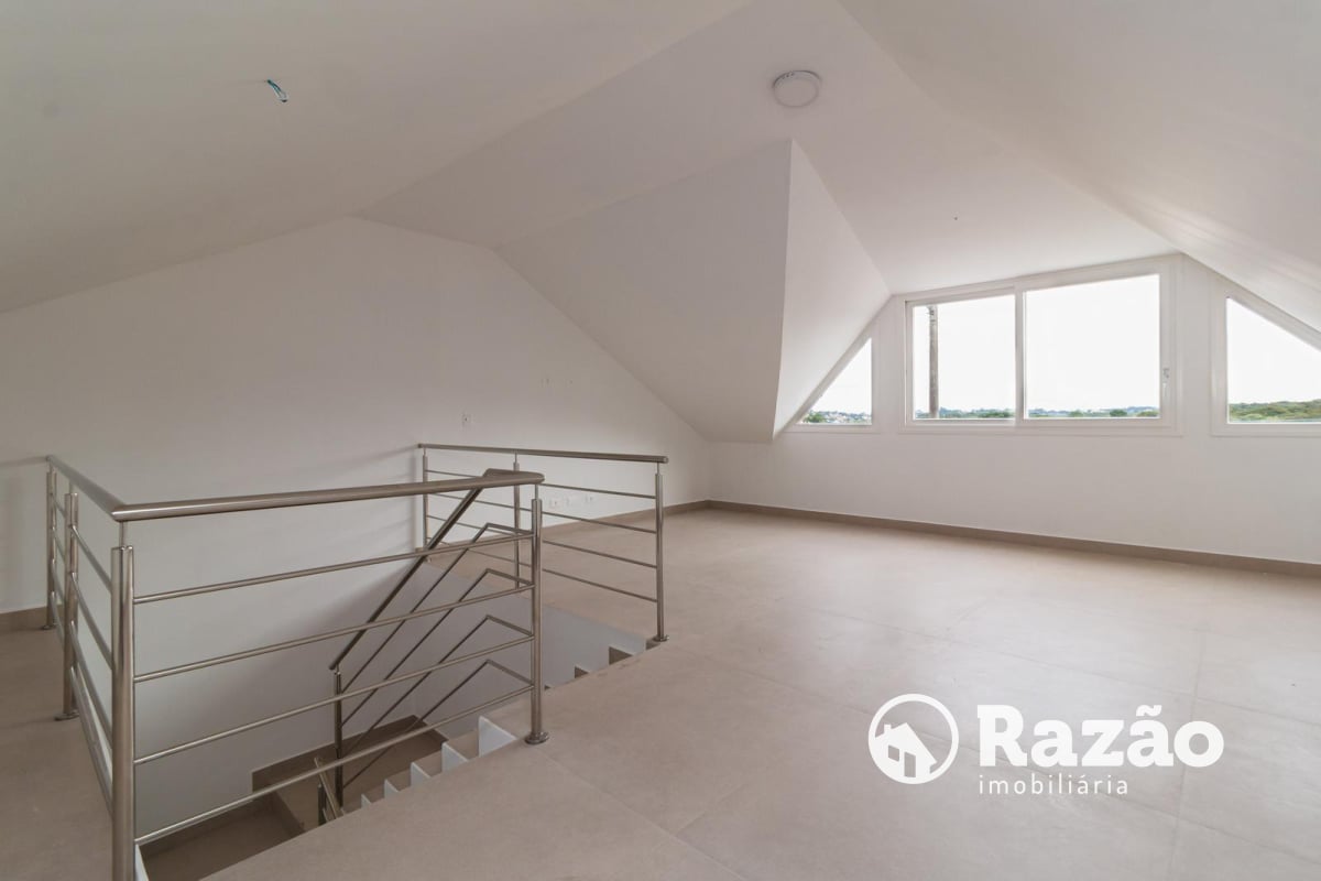 SOBRADO COM 3 SUÍTES - ÁREA TOTAL 184,90m² - SANTA FELICIDADE - REF 5996