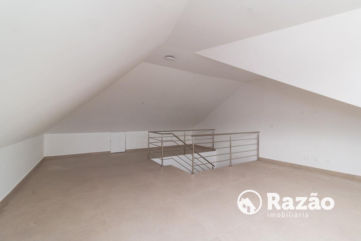 SOBRADO COM 3 SUÍTES - ÁREA TOTAL 184,90m² - SANTA FELICIDADE - REF 5996