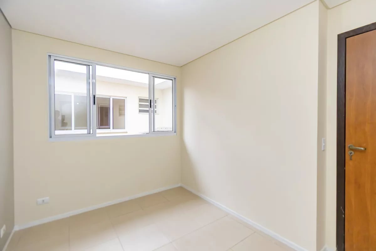 Sobrado em condominio com 103m² em Piraquara