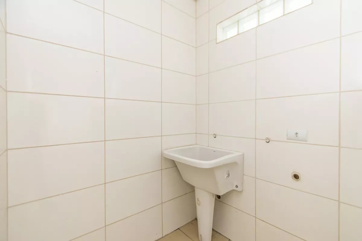 Sobrado em condominio com 103m² em Piraquara