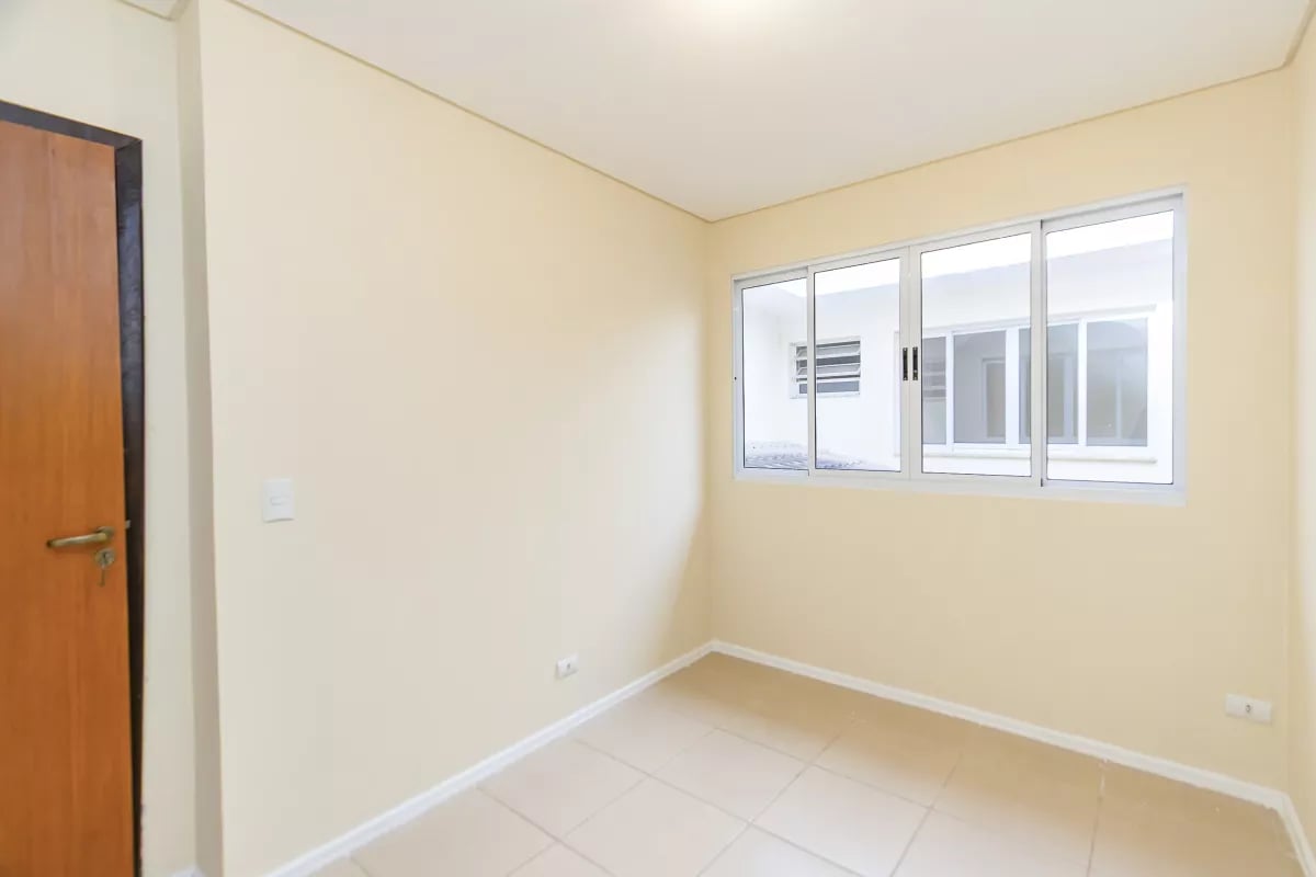 Sobrado em condominio com 105m² em Piraquara